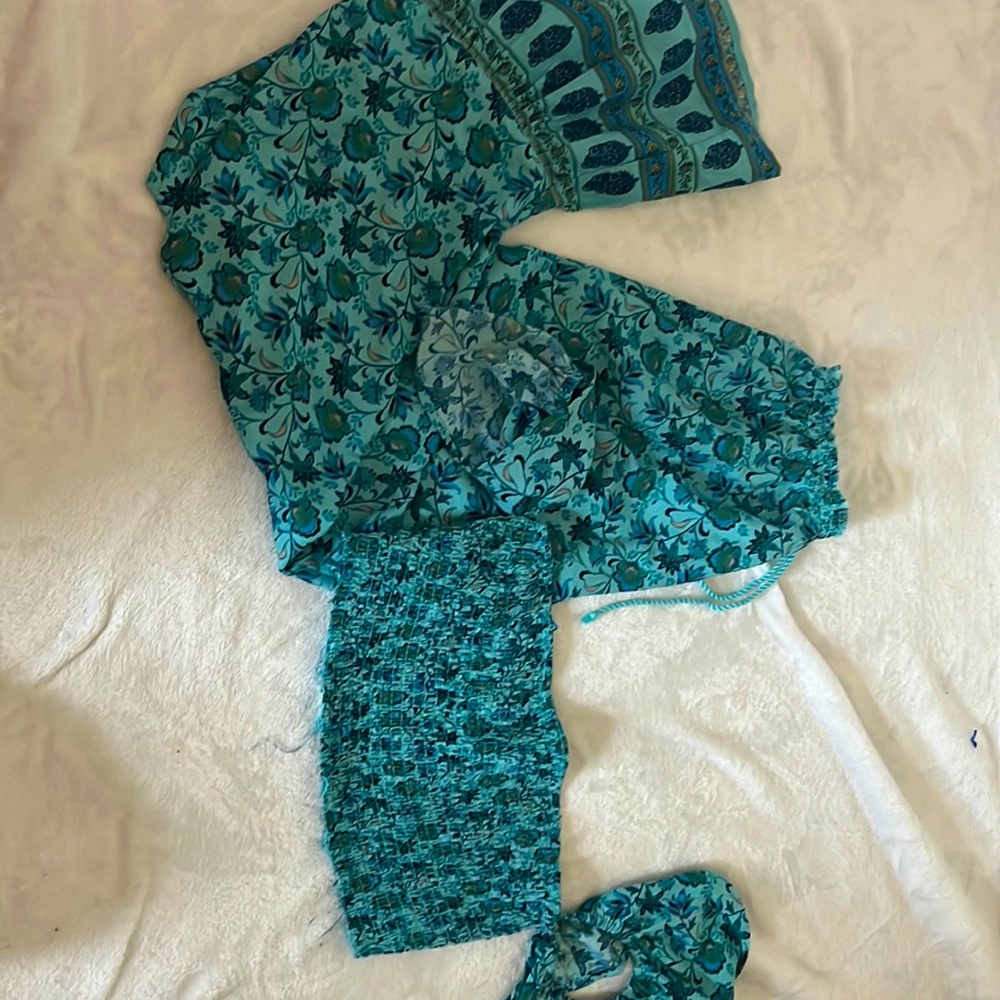 Size small two piece brand BOG collective